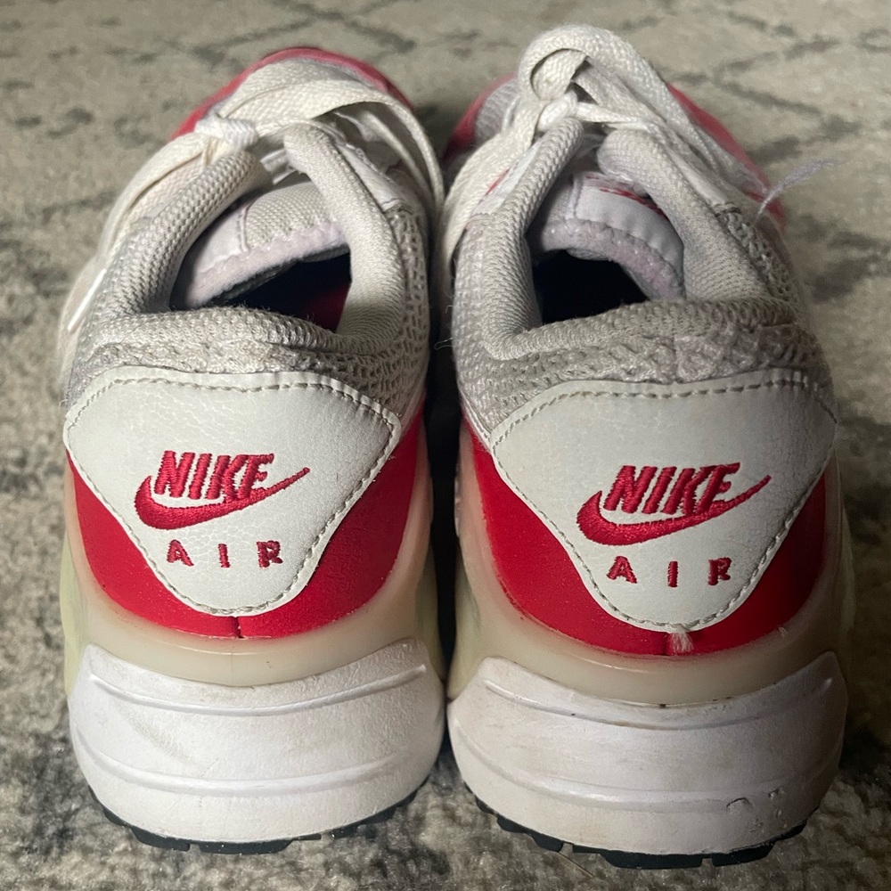 Nike White and Red Sneakers Classic Design